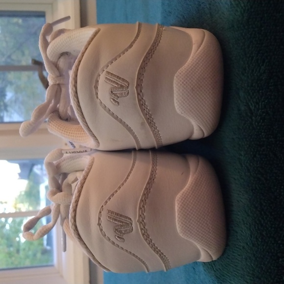 Varsity 2 White Women's Cheerleader Sneakers  Size 5 - Picture 9 of 12